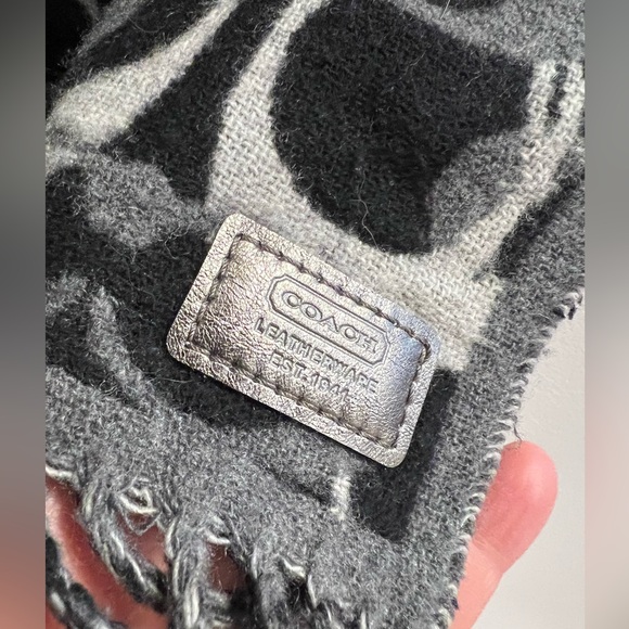 4. Coach wool scarf - Picture 7 of 15